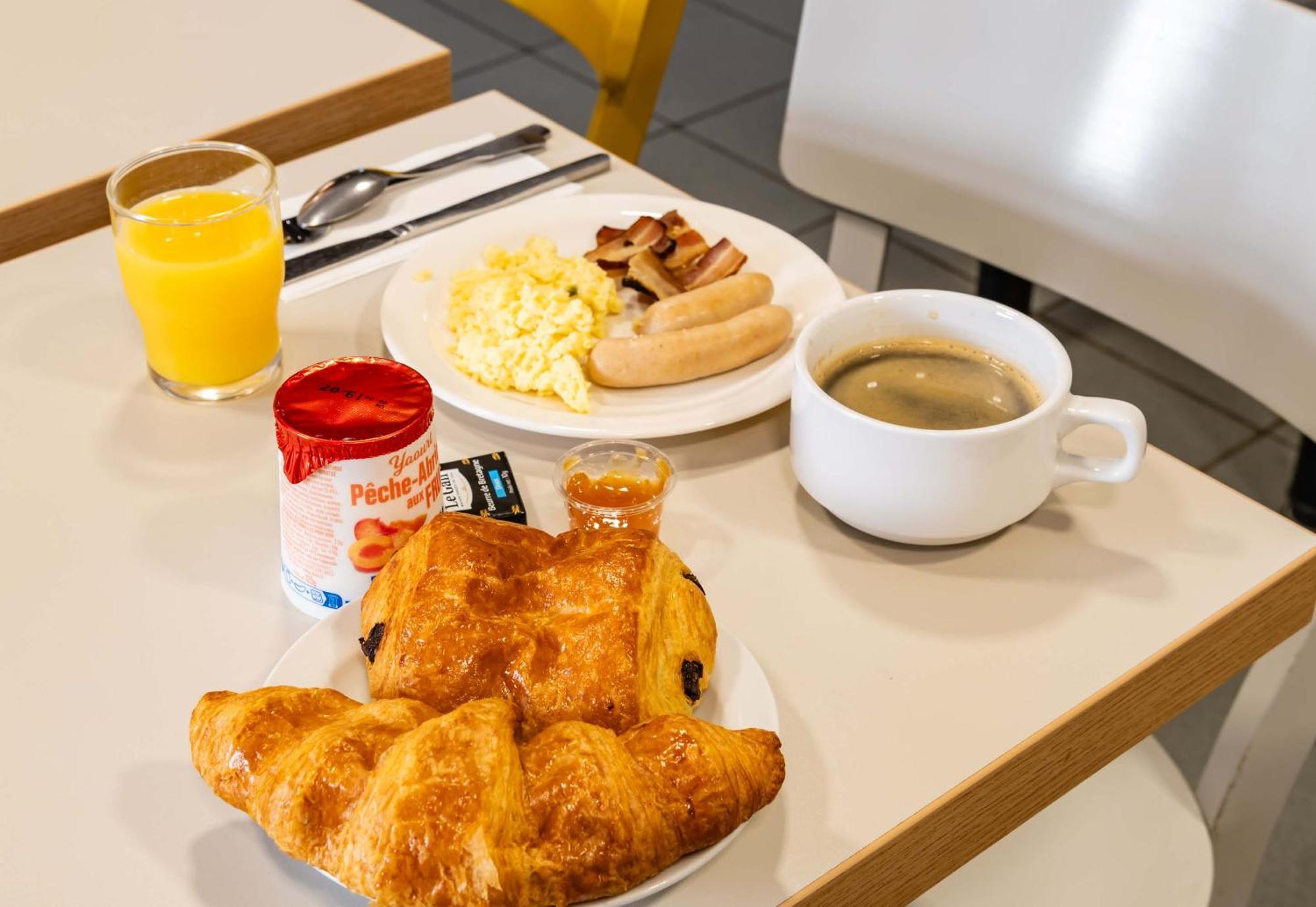 B&B Hotel Grenoble Universite 1 Жьер Экстерьер фото