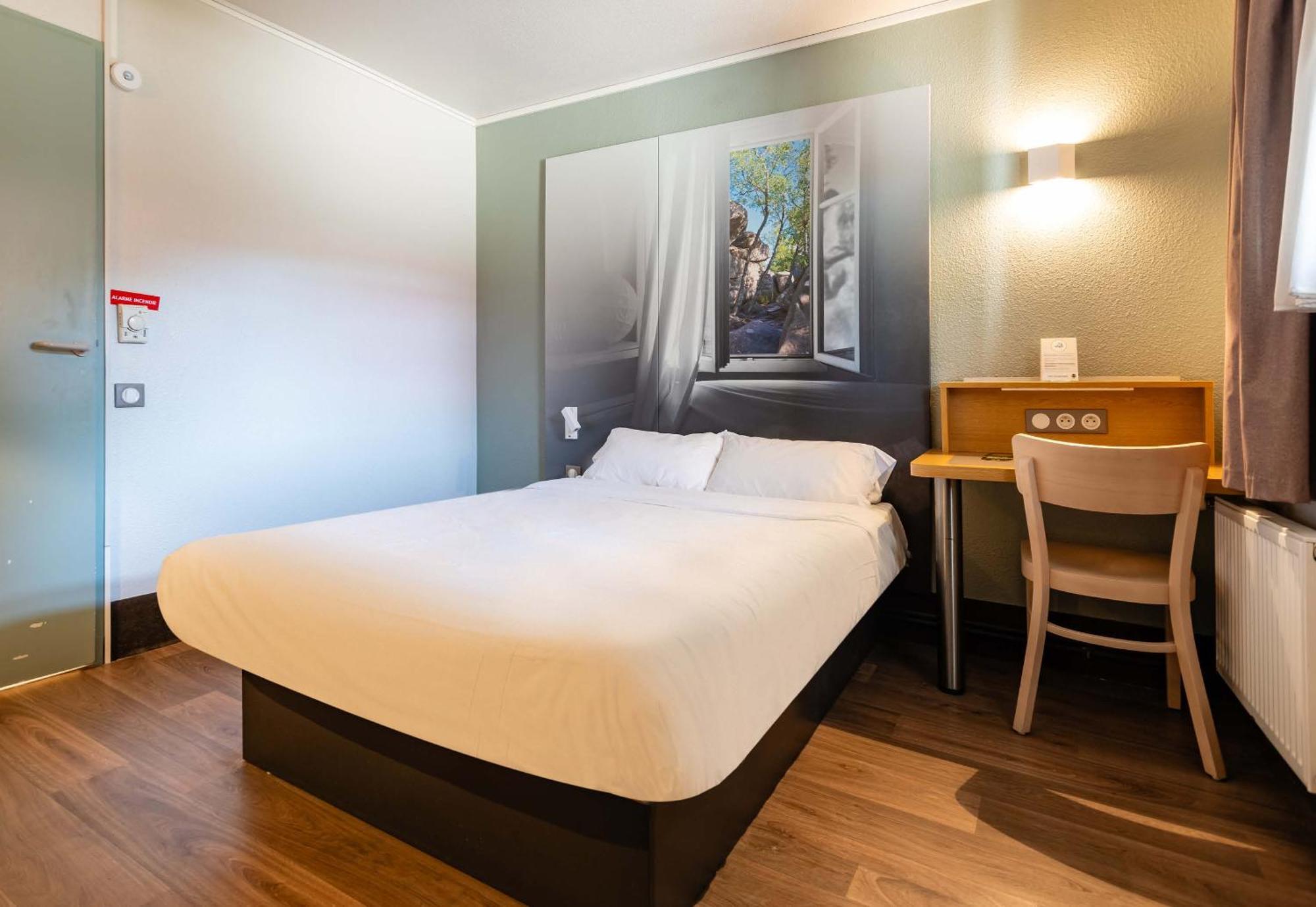 B&B Hotel Grenoble Universite 1 Жьер Экстерьер фото