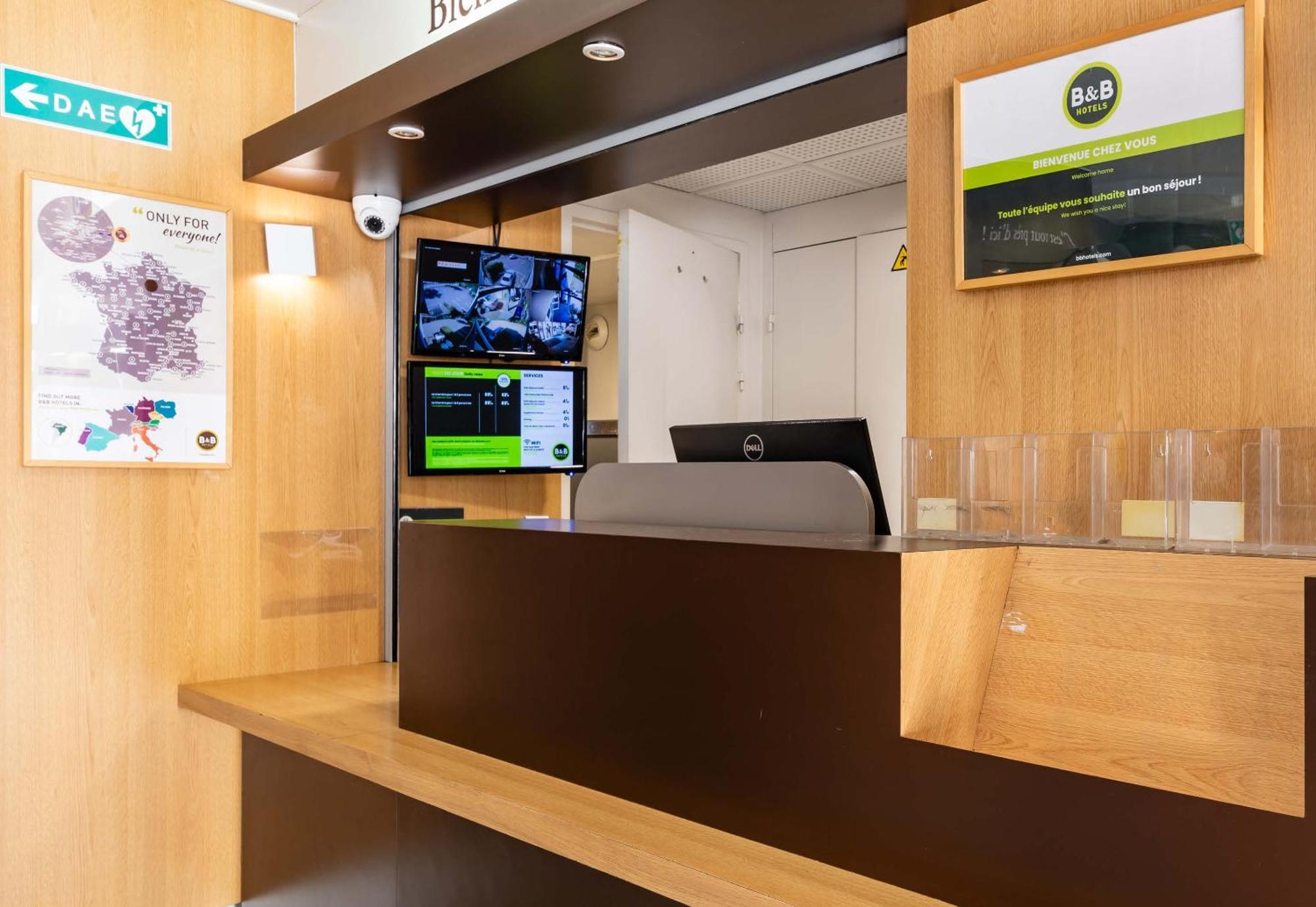 B&B Hotel Grenoble Universite 1 Жьер Экстерьер фото
