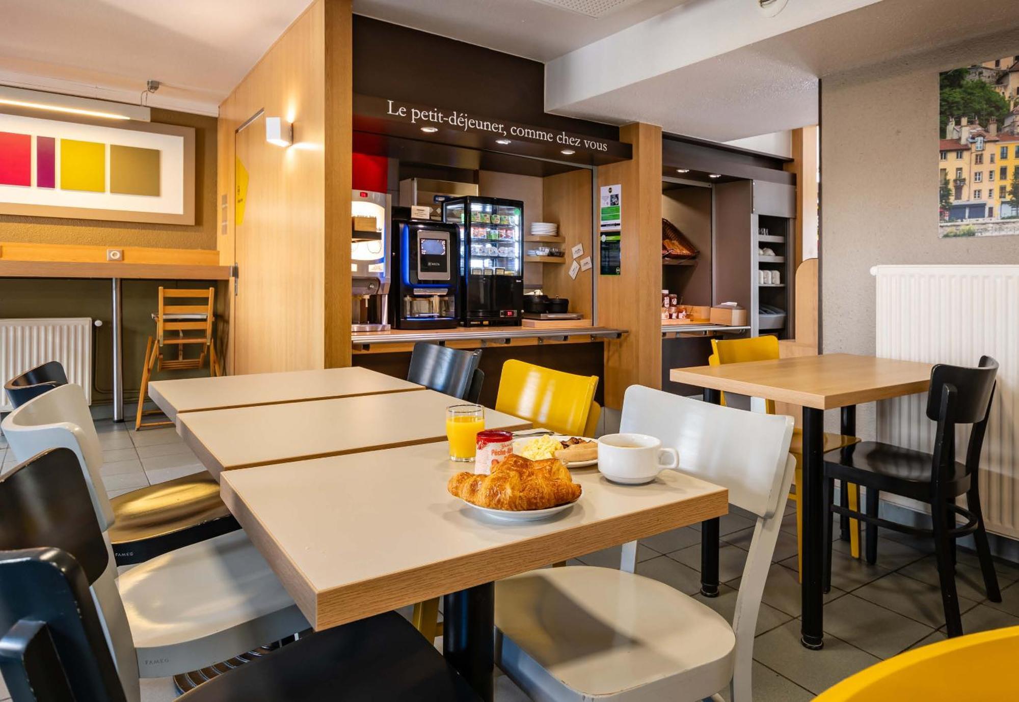 B&B Hotel Grenoble Universite 1 Жьер Экстерьер фото