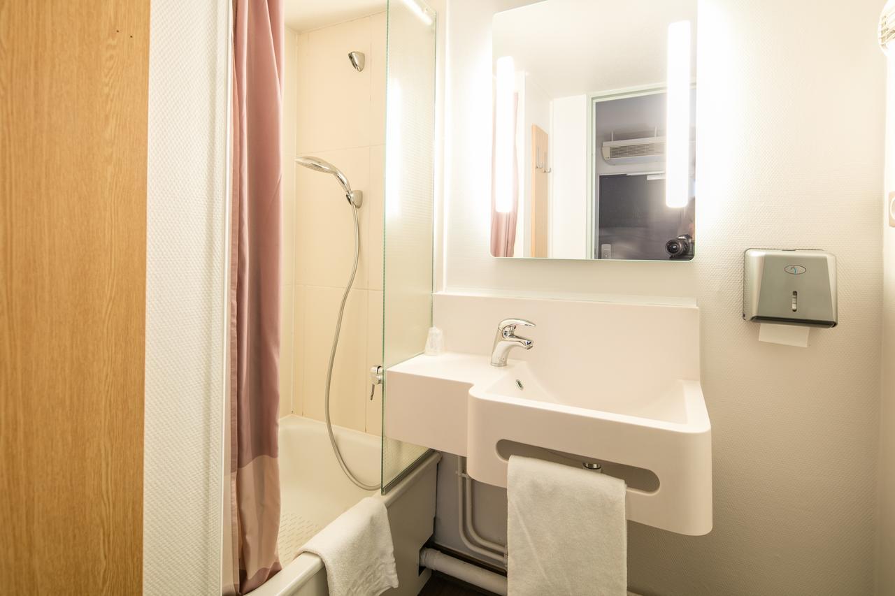 B&B Hotel Grenoble Universite 1 Жьер Экстерьер фото