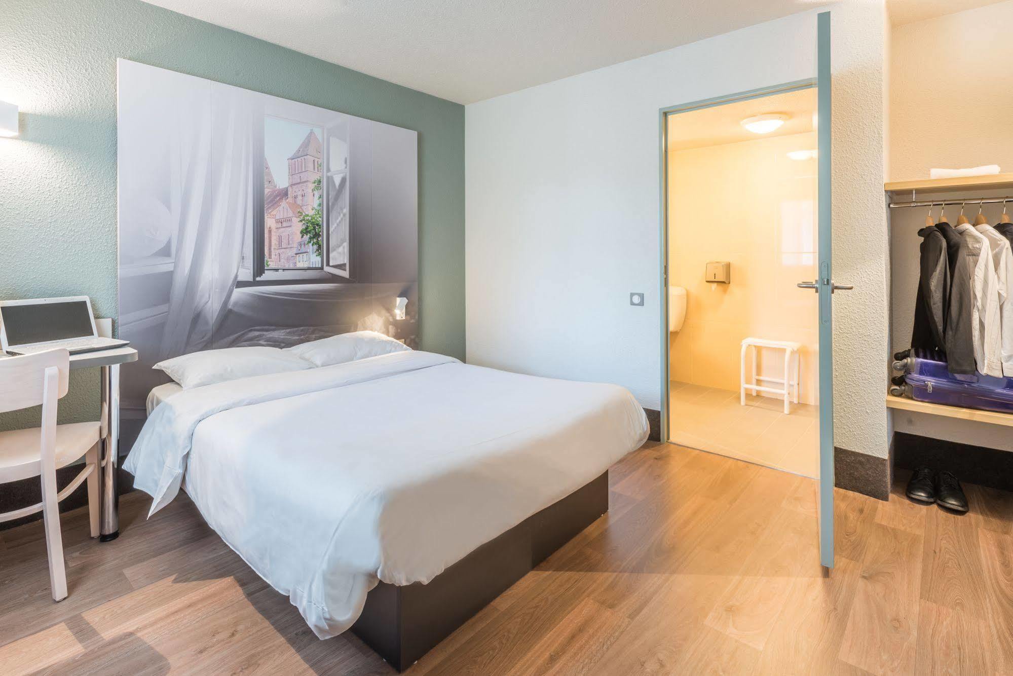 B&B Hotel Grenoble Universite 1 Жьер Экстерьер фото