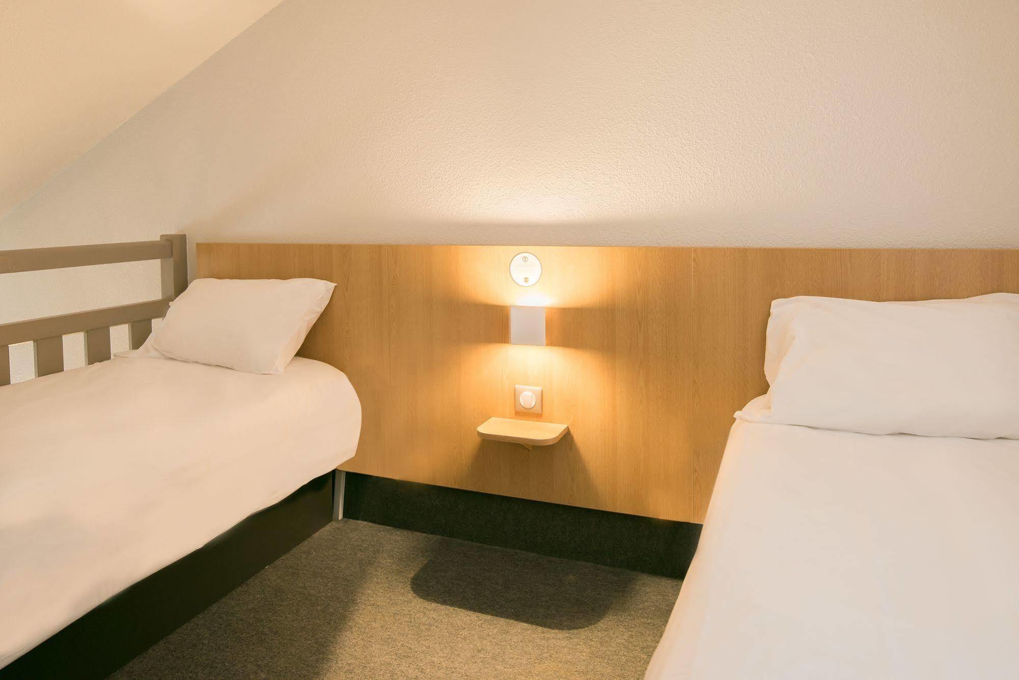 B&B Hotel Grenoble Universite 1 Жьер Экстерьер фото
