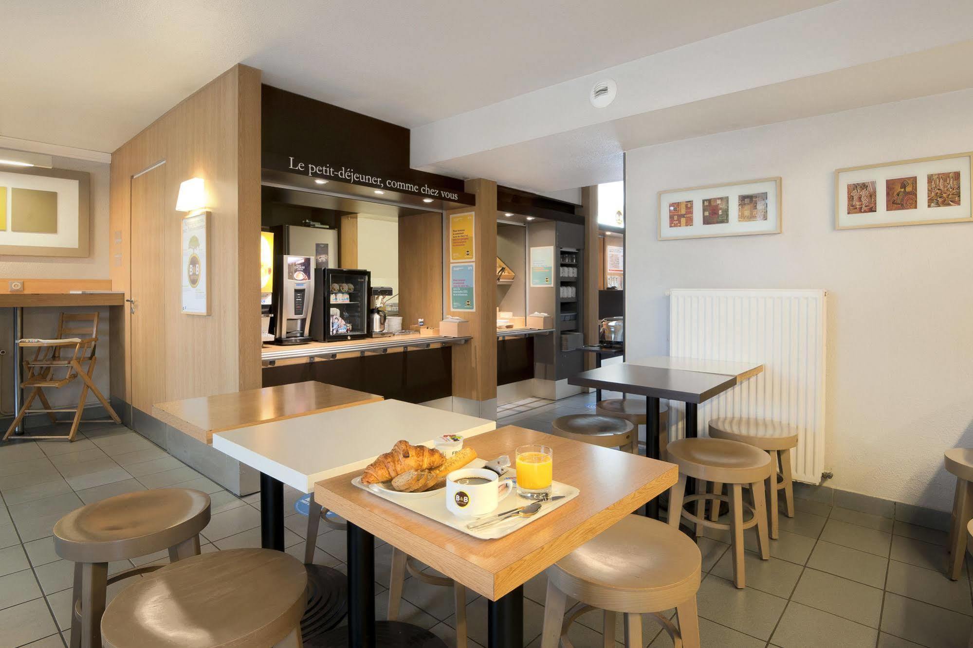 B&B Hotel Grenoble Universite 1 Жьер Экстерьер фото