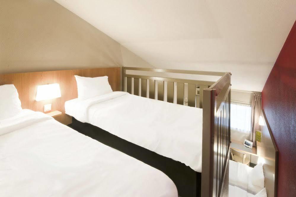 B&B Hotel Grenoble Universite 1 Жьер Экстерьер фото