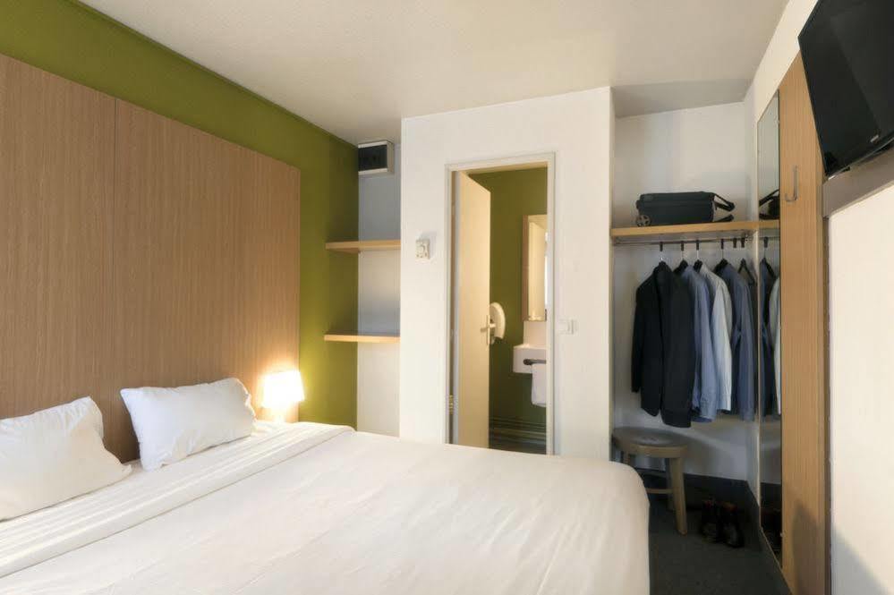 B&B Hotel Grenoble Universite 1 Жьер Экстерьер фото